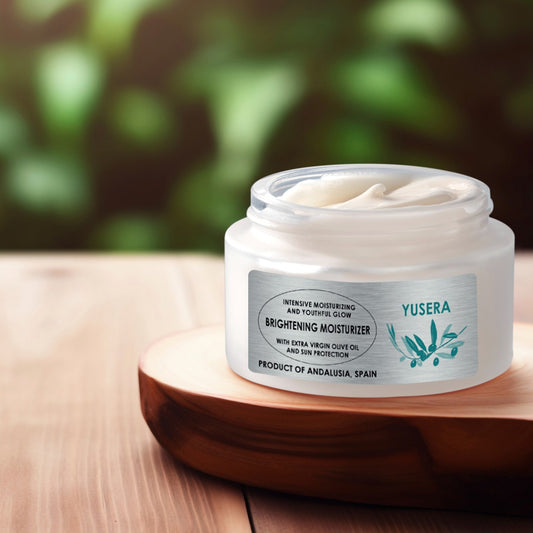 YUSERA Brightening Moisturizer 50 gm